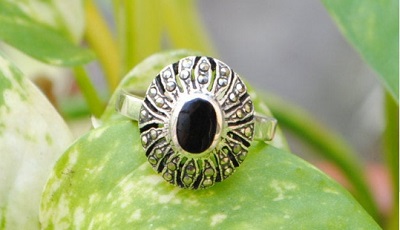 Bague onyx et marcassite