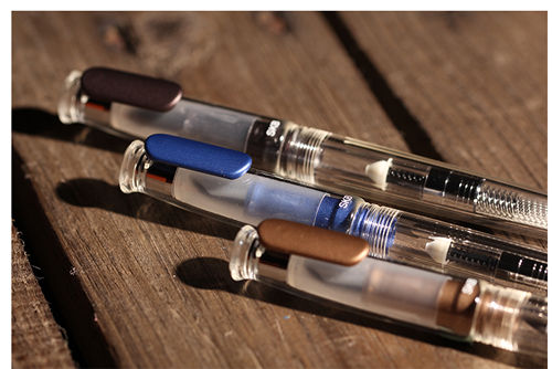 Stylo  encre transparen prsentation extrieure